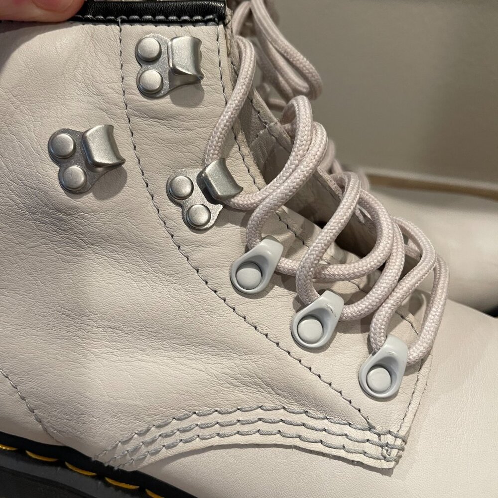 Dr Marten's Women''s White Lace Up Boots, Size 9, GUC - Picture 8 of 9